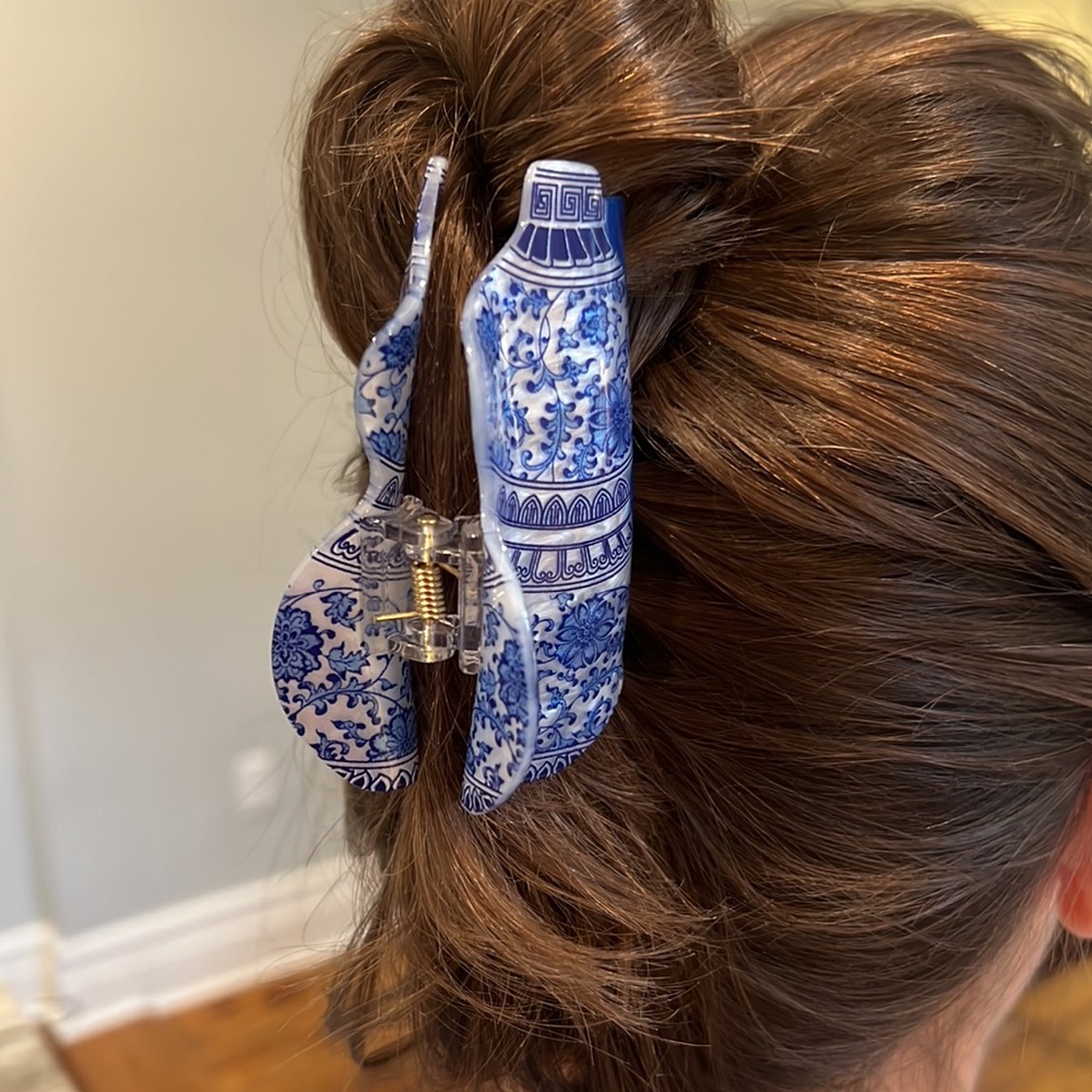 Blue & White Chinoiserie Ginger Jar Hair Clip - Picture 5 of 9